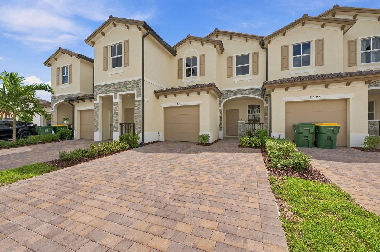 Property Photo: 2530 SE 25 Drive FL 33035
