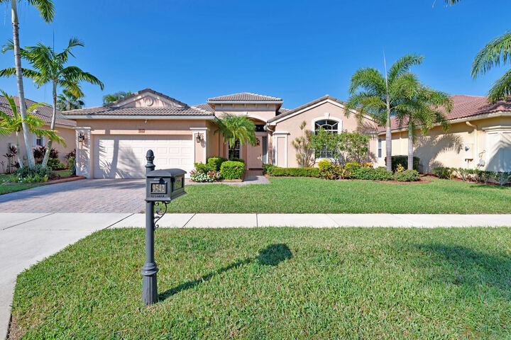 Property Photo:  9542 Lantern Bay Circle  FL 33411 