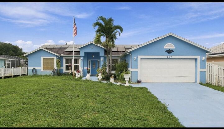 Property Photo:  467 SW Parish Terrace  FL 34984 