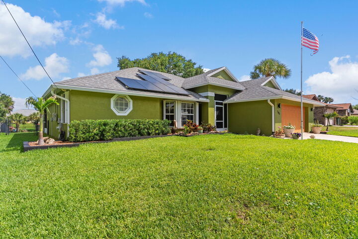 Property Photo: 185 Joy Haven Drive FL 32958