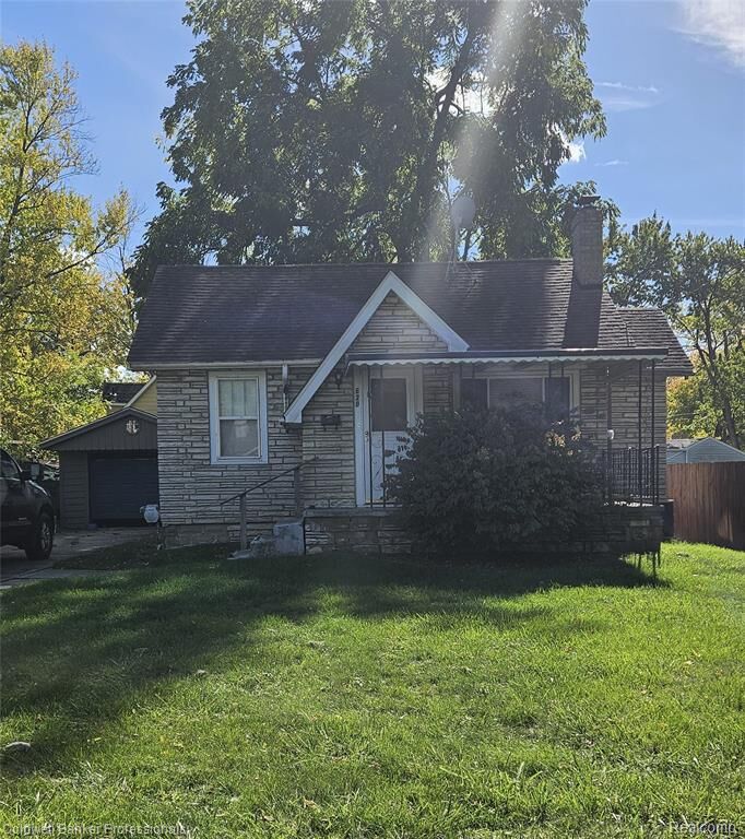 Property Photo:  620 Maple Street  MI 48458 