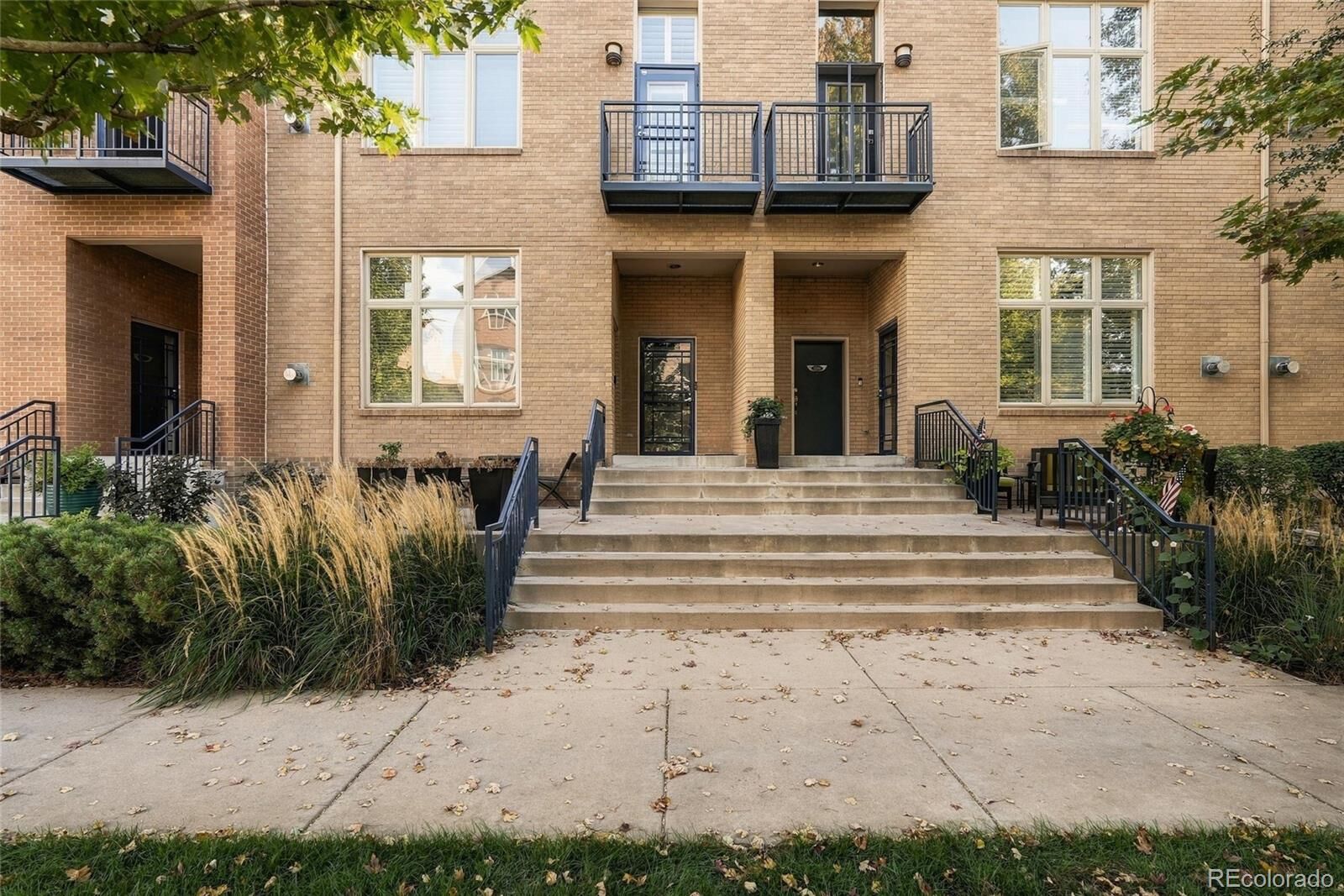 Property Photo:  190 Roslyn Street 1308  CO 80230 