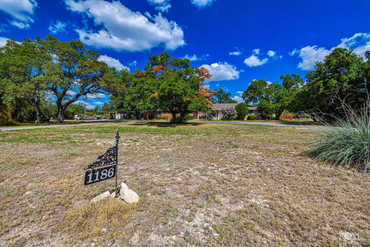 Property Photo: 1186 E US Highway 87 TX 76837