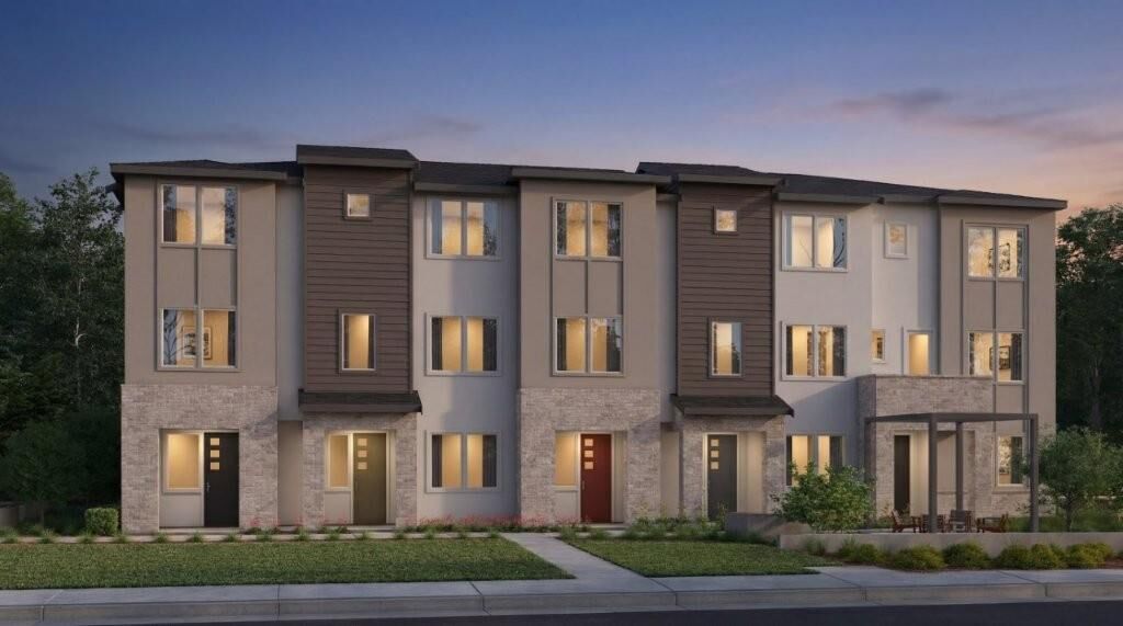 Property Photo: 810 Fiesta Lane CA 94306