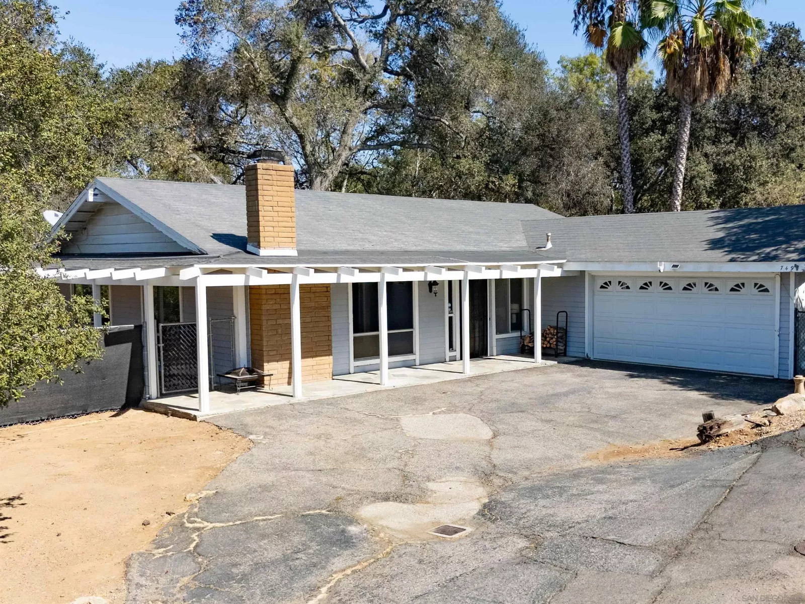 Property Photo:  749 De Luz  CA 92028 