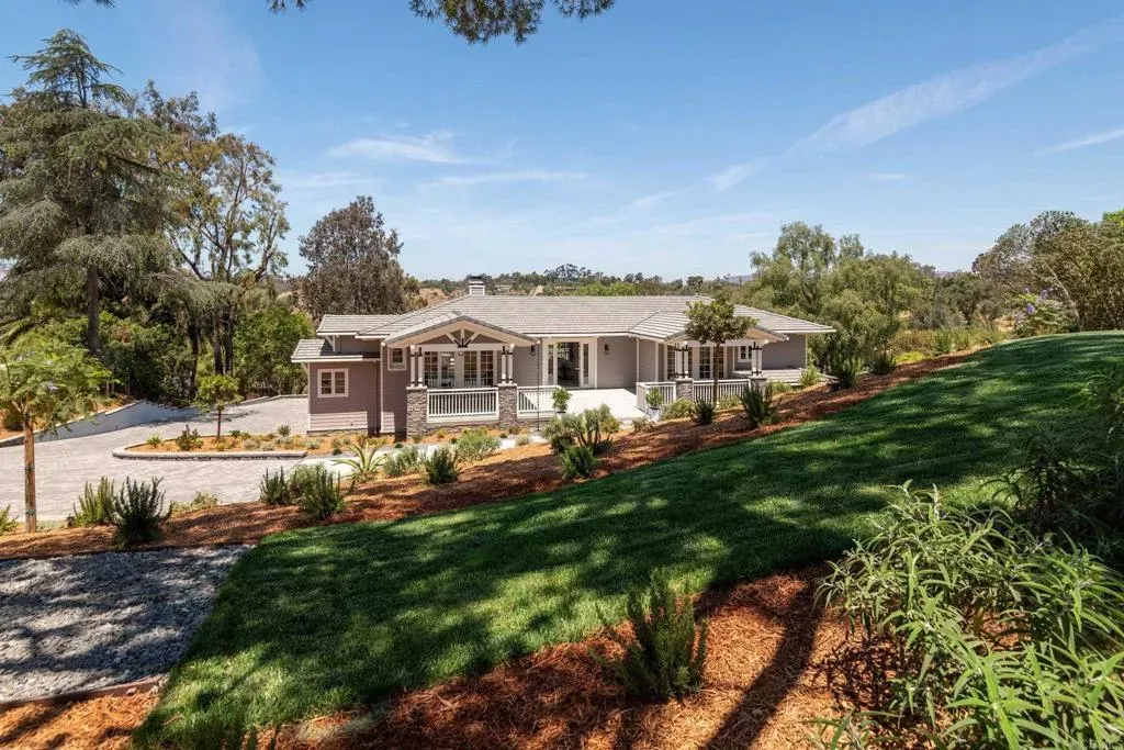 Property Photo:  5754 Loma Verde  CA 92067 