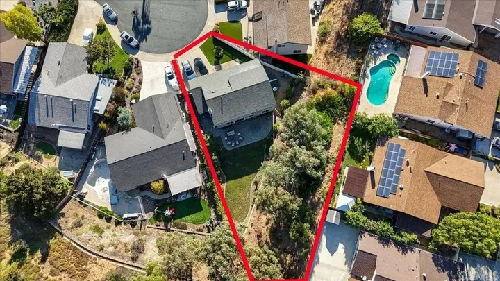 Property Photo:  1695 Arnheim Ct  CA 92021 