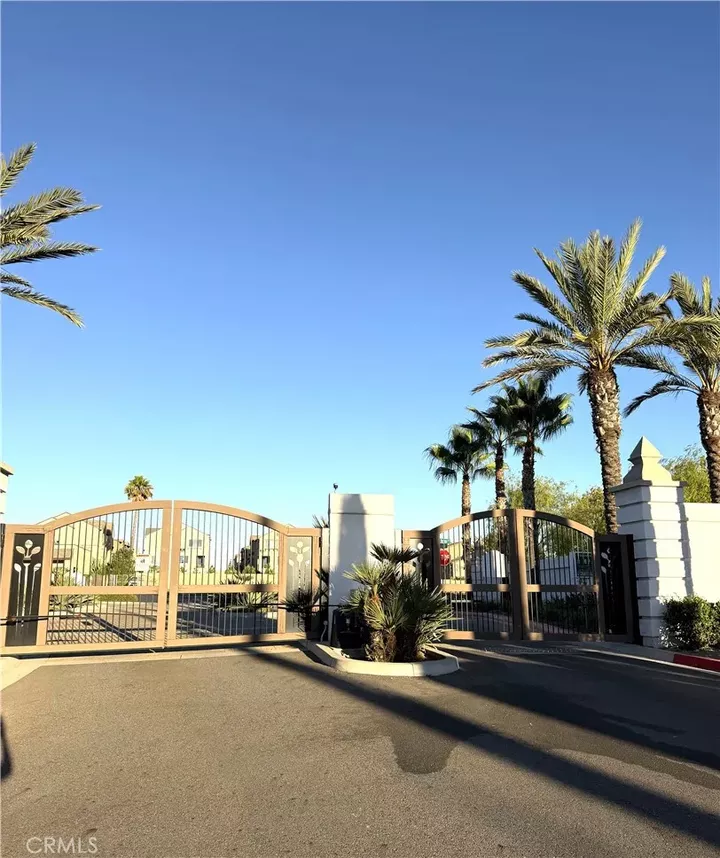 Property Photo:  885 Pear Court  CA 91786 
