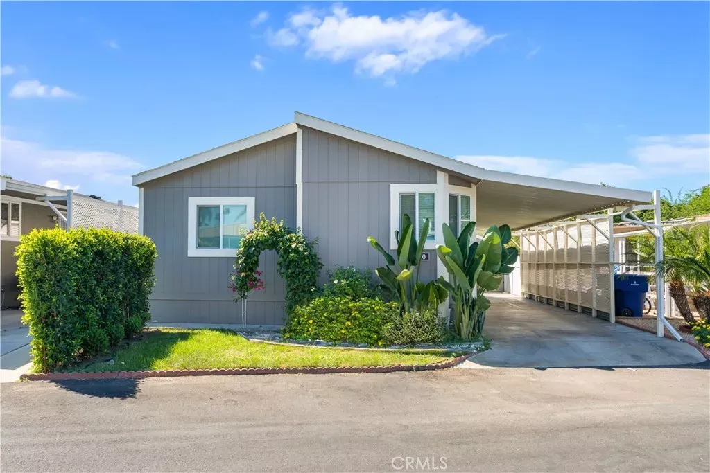Property Photo: 3701 Fillmore 10 CA 92505