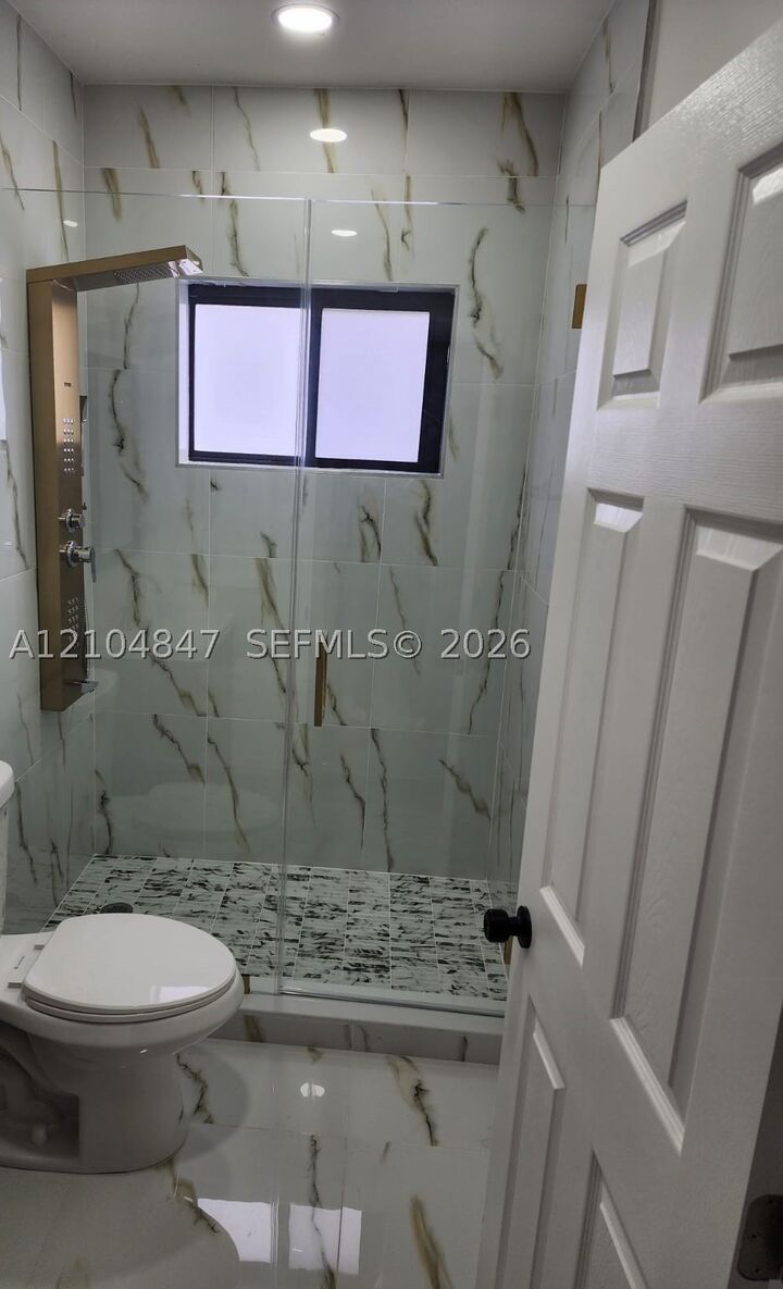 Property Photo: 2870 SW 26th St 4 FL 33133
