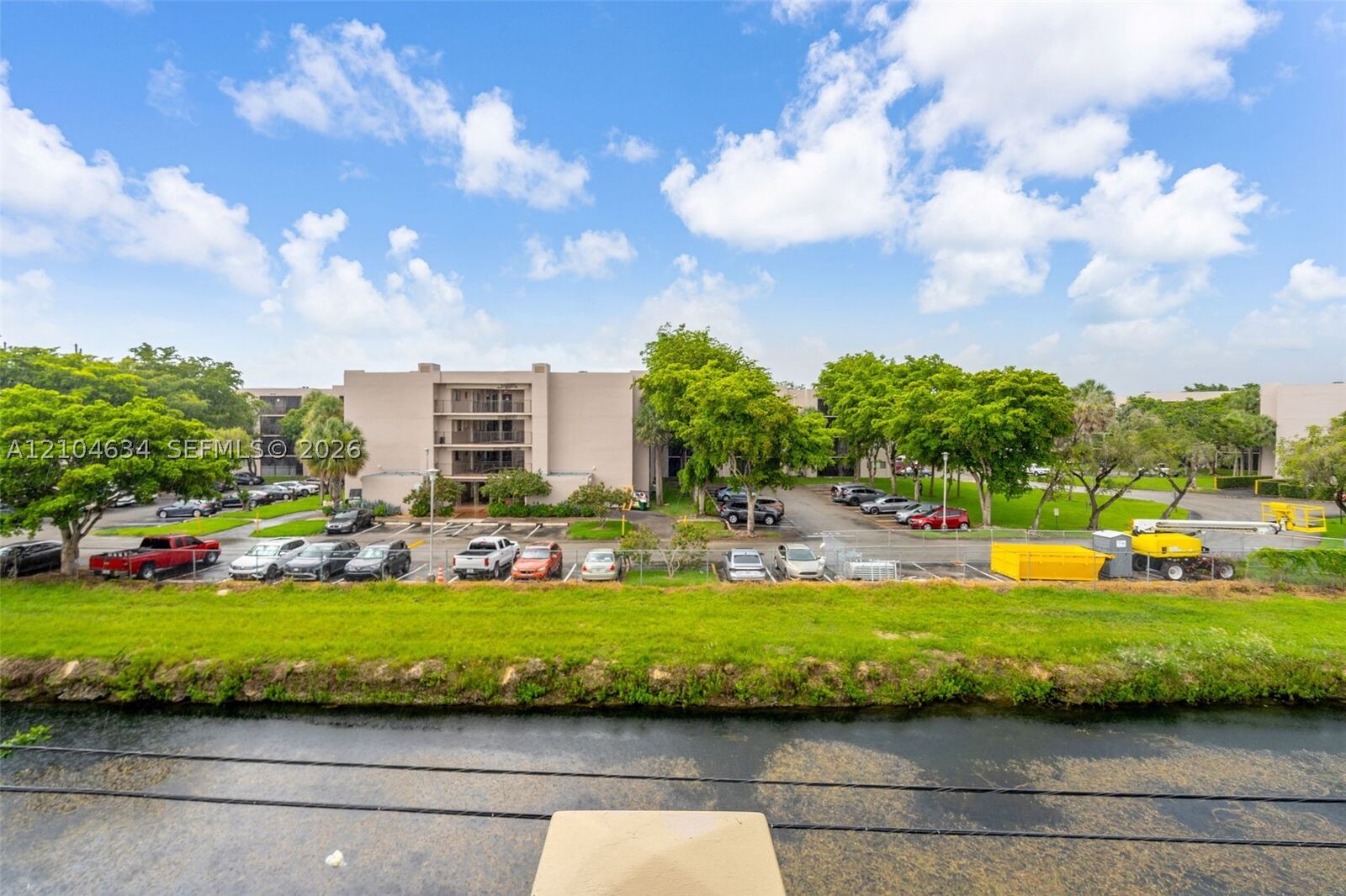 Property Photo: 8475 SW 137th Ave 8475 FL 33183