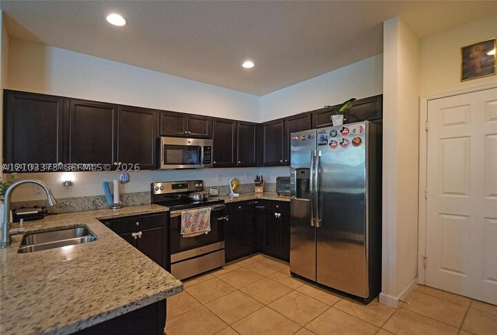 Property Photo: 532 SE 34th Ter FL 33033