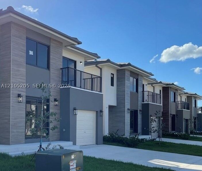 Property Photo:  1167 NW 1st St  FL 33034 