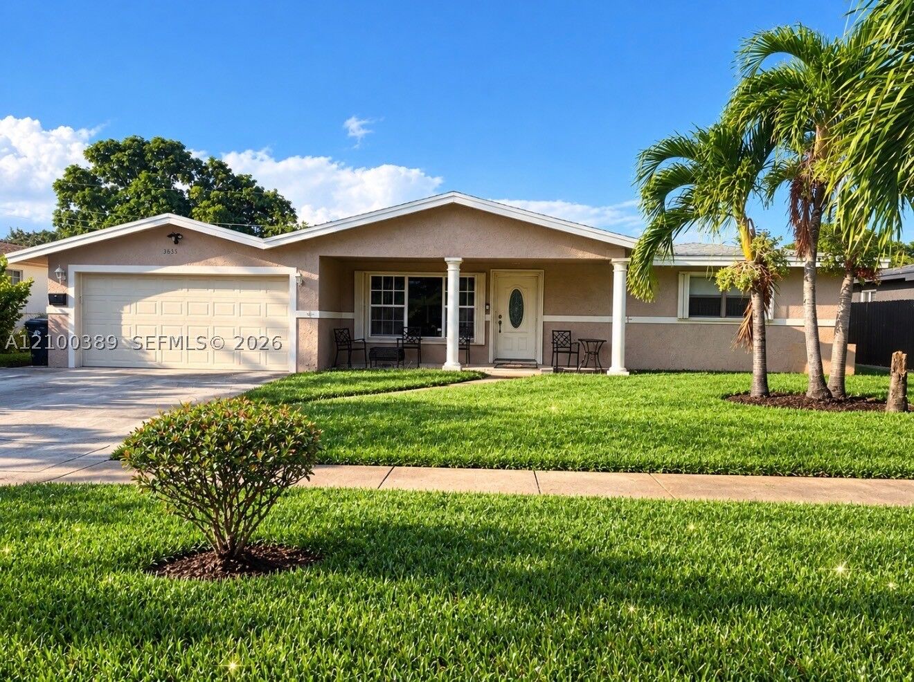 Property Photo: 3851 SW 11th St FL 33312