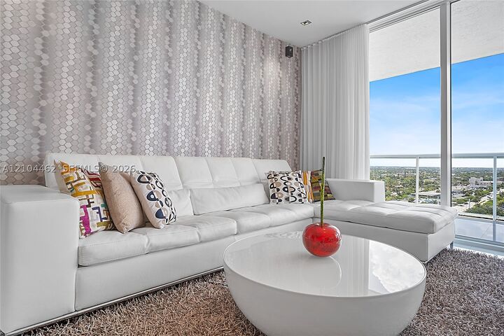 Property Photo:  