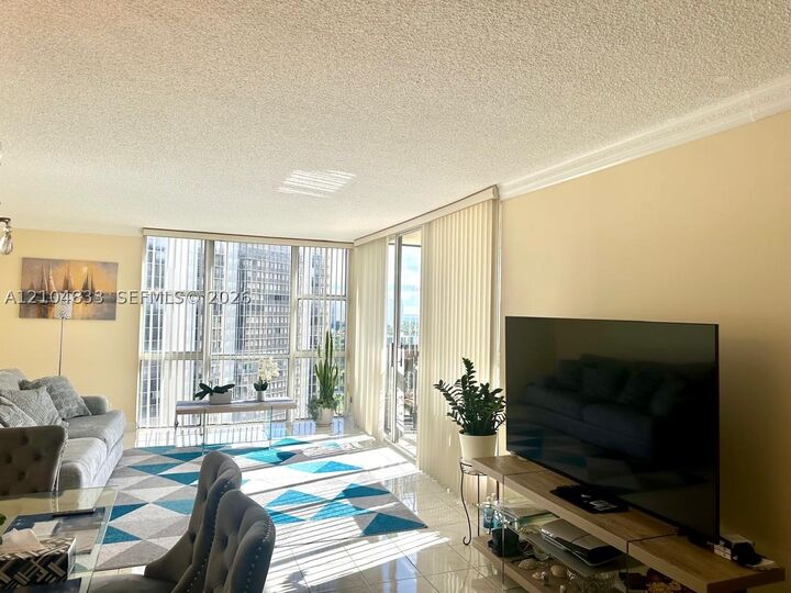 Property Photo:  20335 W Country Club Dr 2003  FL 33180 