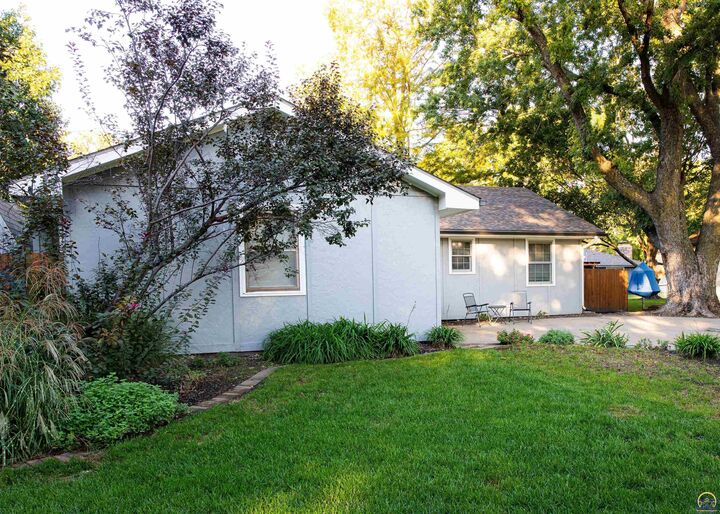 Property Photo: 413 S Aquarius St KS 66539