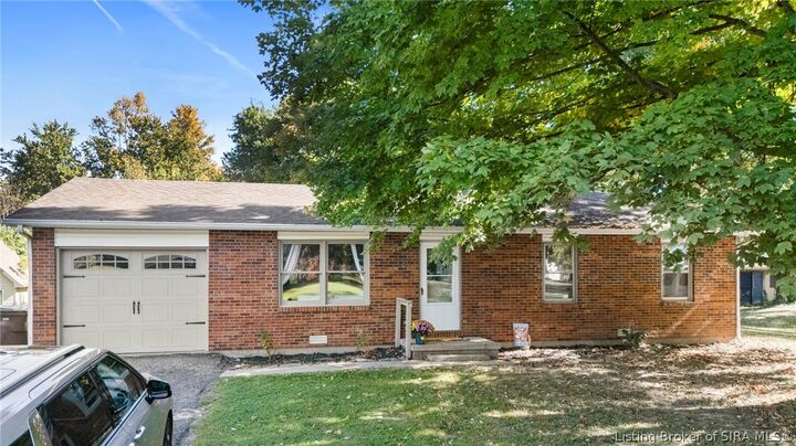 Property Photo:  121 Sharon Court  IN 47243 