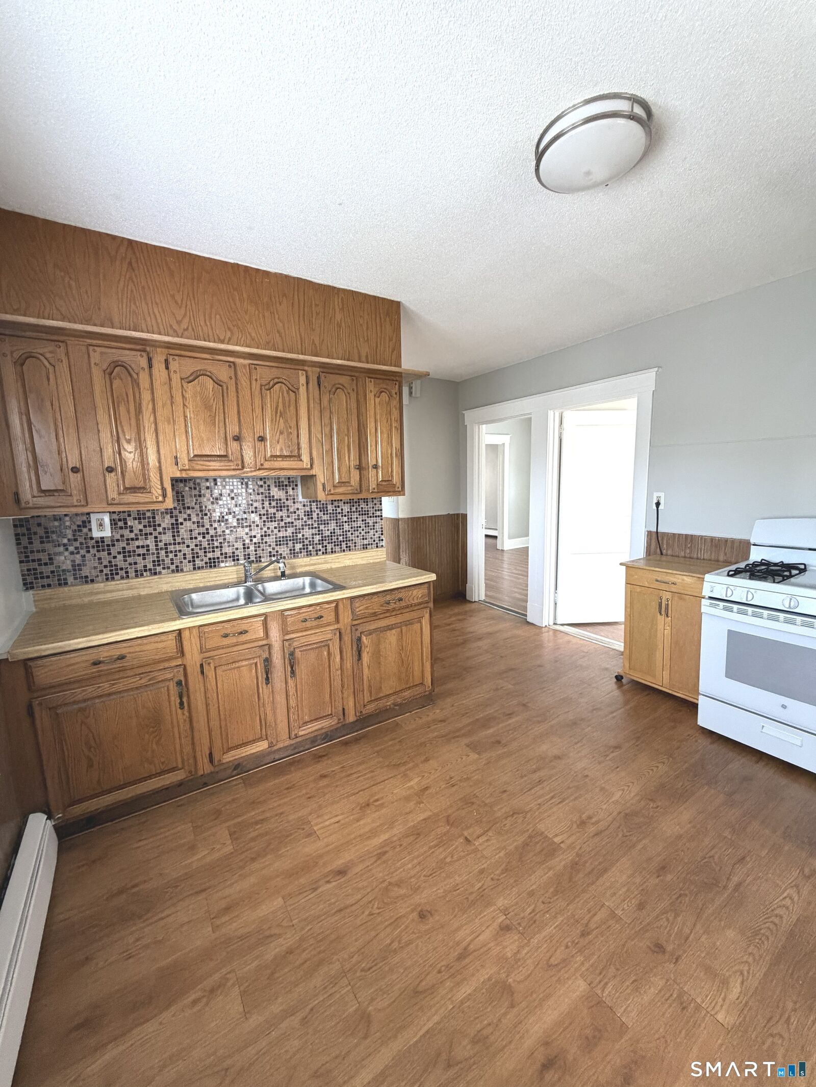 Property Photo:  25 Arnold Street 3  CT 06106 