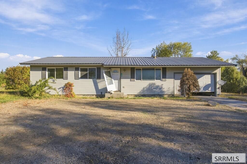 Property Photo:  724 E 1540 N  ID 83274 