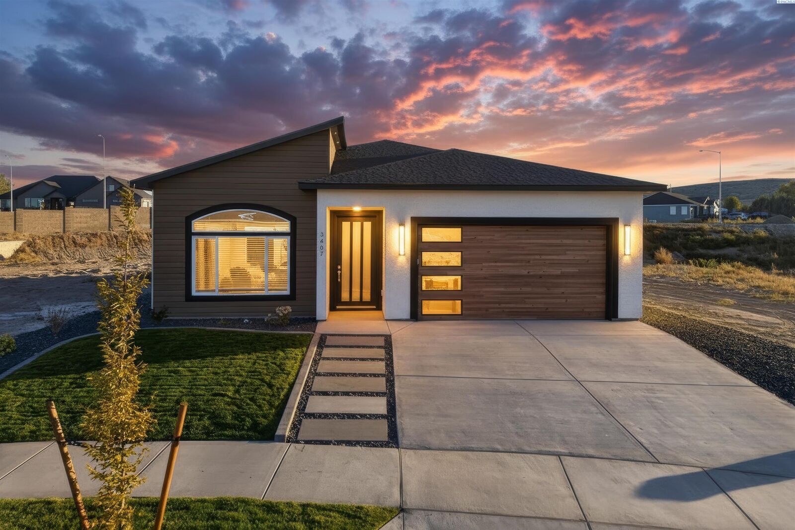Property Photo: 3467 Allison Way WA 99352