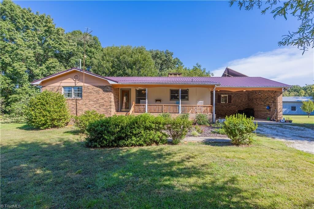 Property Photo: 1839 Upper Road NC 27341