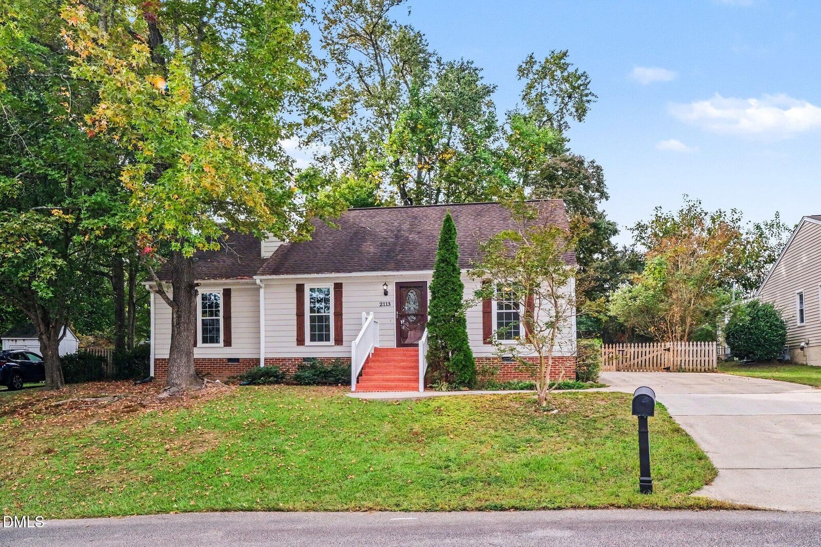 Property Photo:  2113 Havering Place  NC 27604 