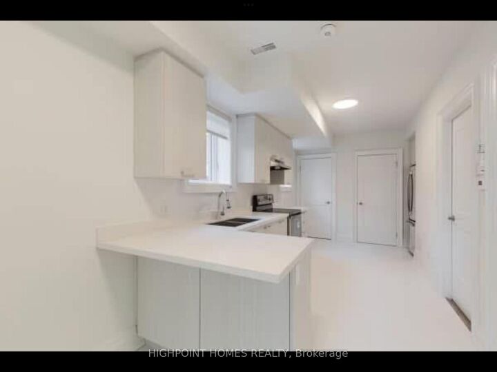 Property Photo:  72B Gooderham Drive Lower 1  ON M1R 3G7 