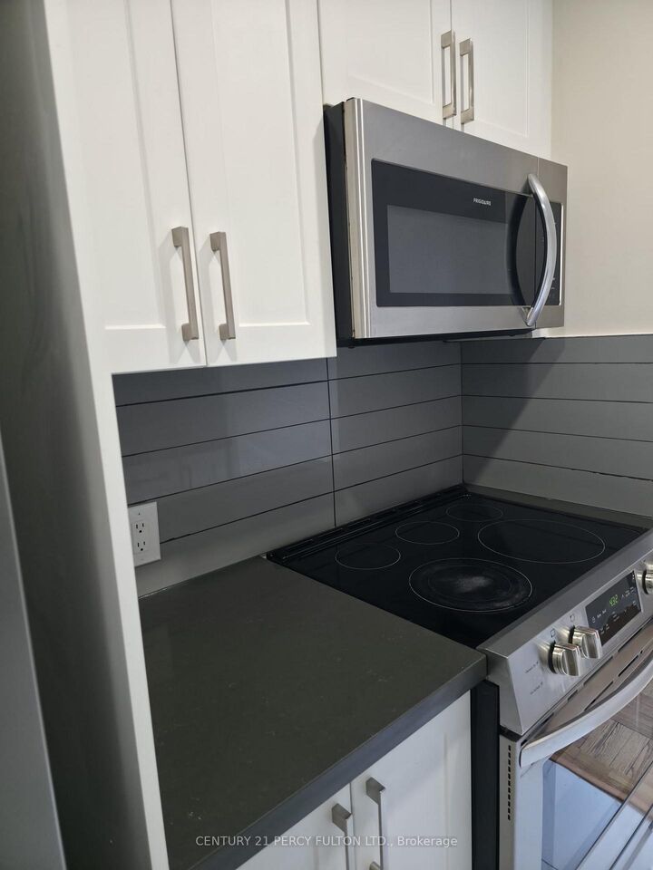 Property Photo:  1305 Wilson Avenue 412  ON M3M 1J2 