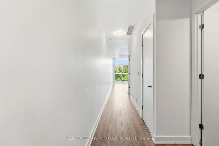 Property Photo:  6 Parkwood Avenue 516  ON M4V 0A3 