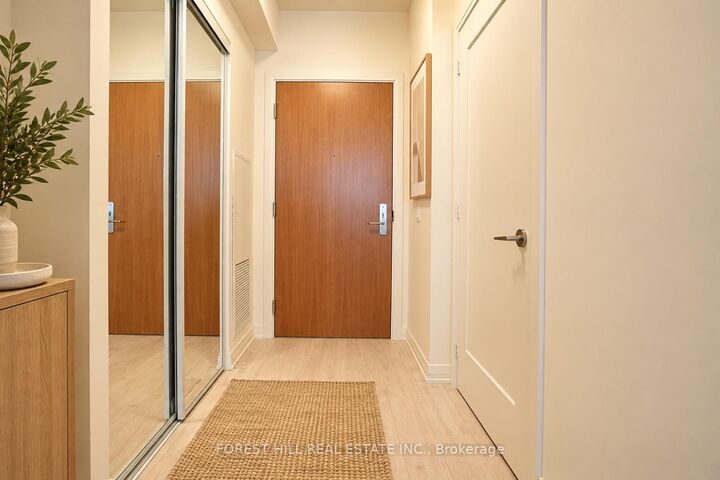 Property Photo:  8960 Jane Street 2516  ON L4K 0N9 