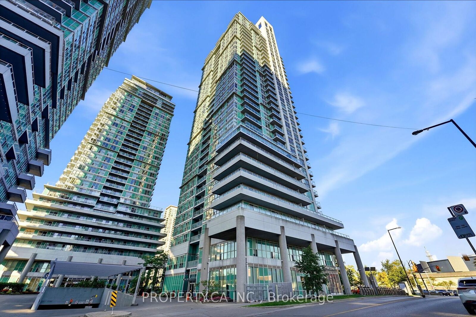 Property Photo: 70 Town Centre Court 203 ON M1P 0B2