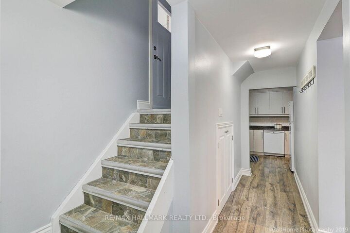 Property Photo:  3 Cosburn Avenue  ON M4K 2E6 