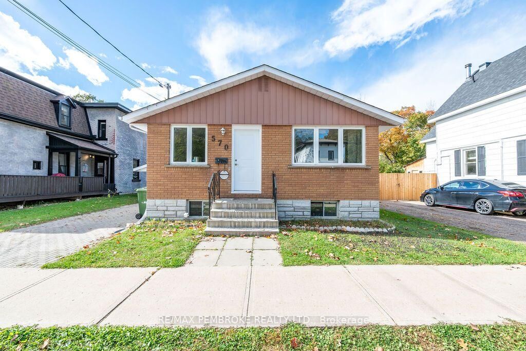 Property Photo:  570 Moffat Street  ON K8A 3Y1 
