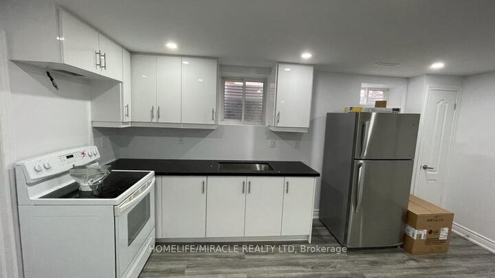 Property Photo:  7010 Cordingley Crescent Bsmt  ON L5N 4Z5 