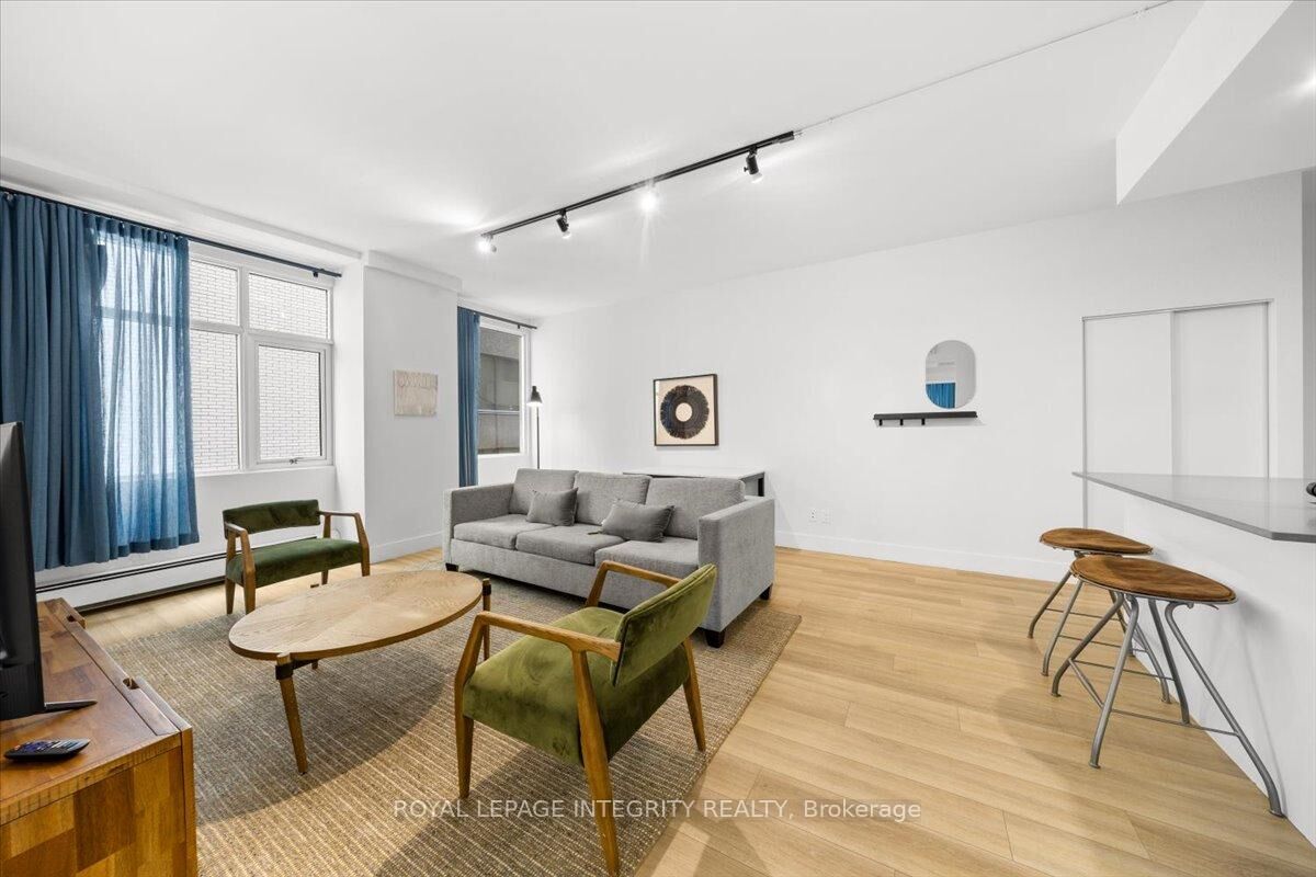 Property Photo: 161 Laurier Avenue W 1311 ON K1P 5J2