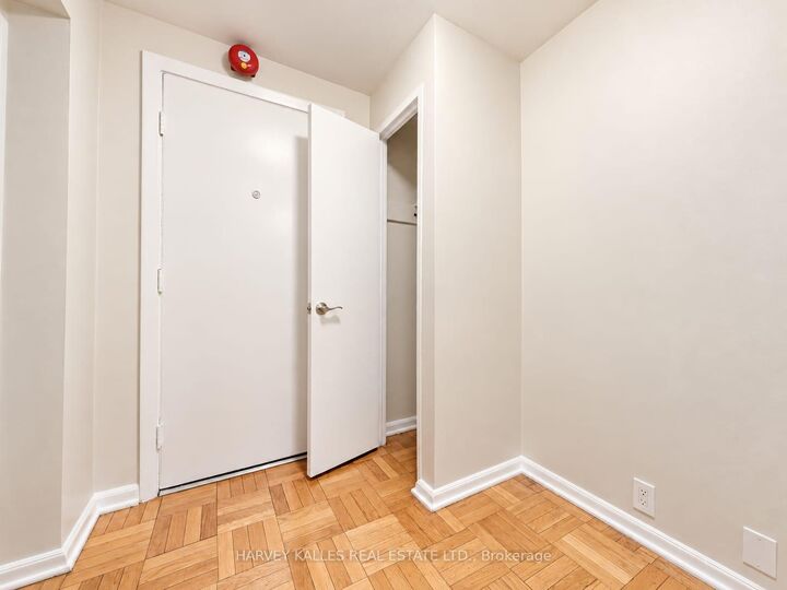 Property Photo:  65 Old Mill Road 1B  ON M8X 1G9 