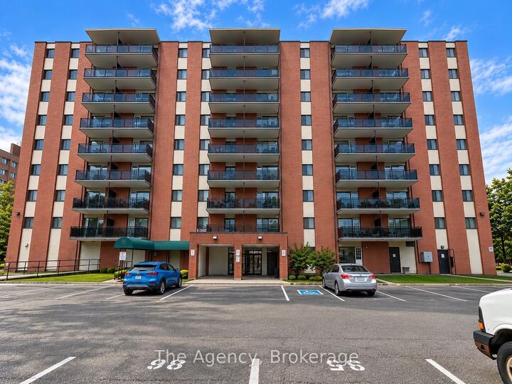 Property Photo:  45 Paisley Boulevard W 304  ON L5B 1E4 