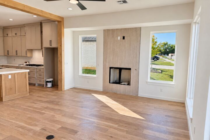 Property Photo:  