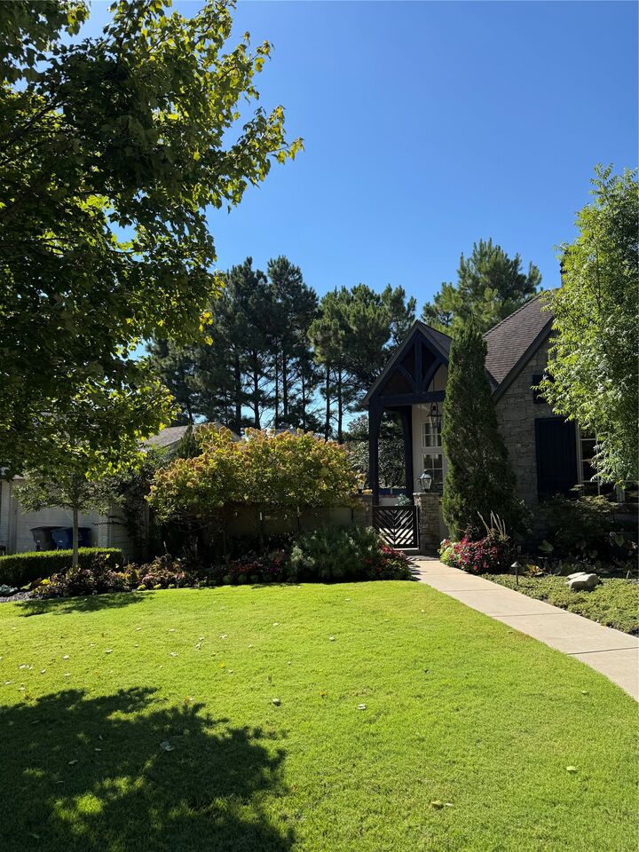 Property Photo:  2920 E 27th Place  OK 74114 