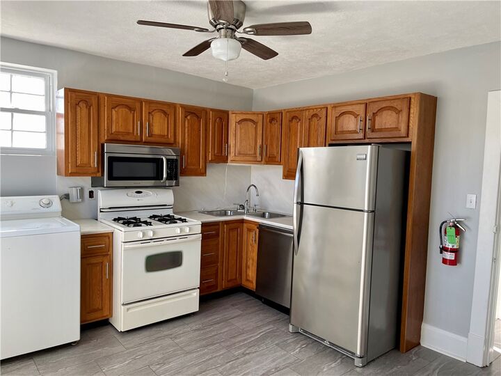 Property Photo:  901 1st Ave  PA 15027 