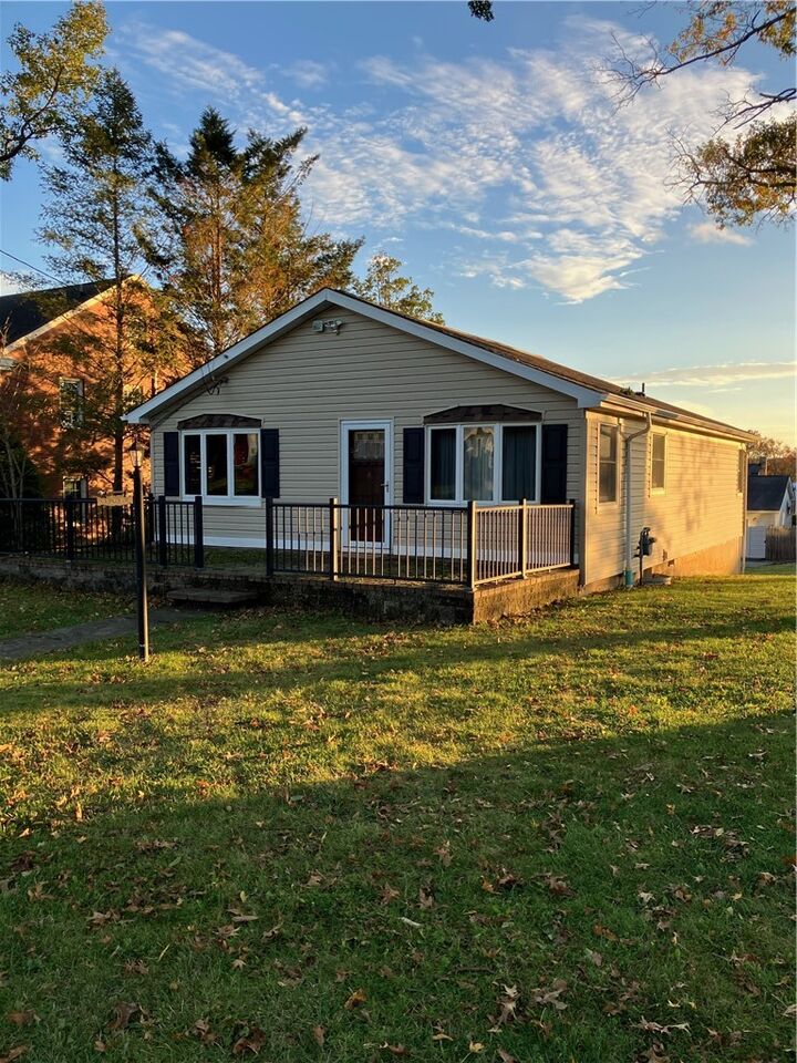 Property Photo:  413 Summit Ave  PA 15658 