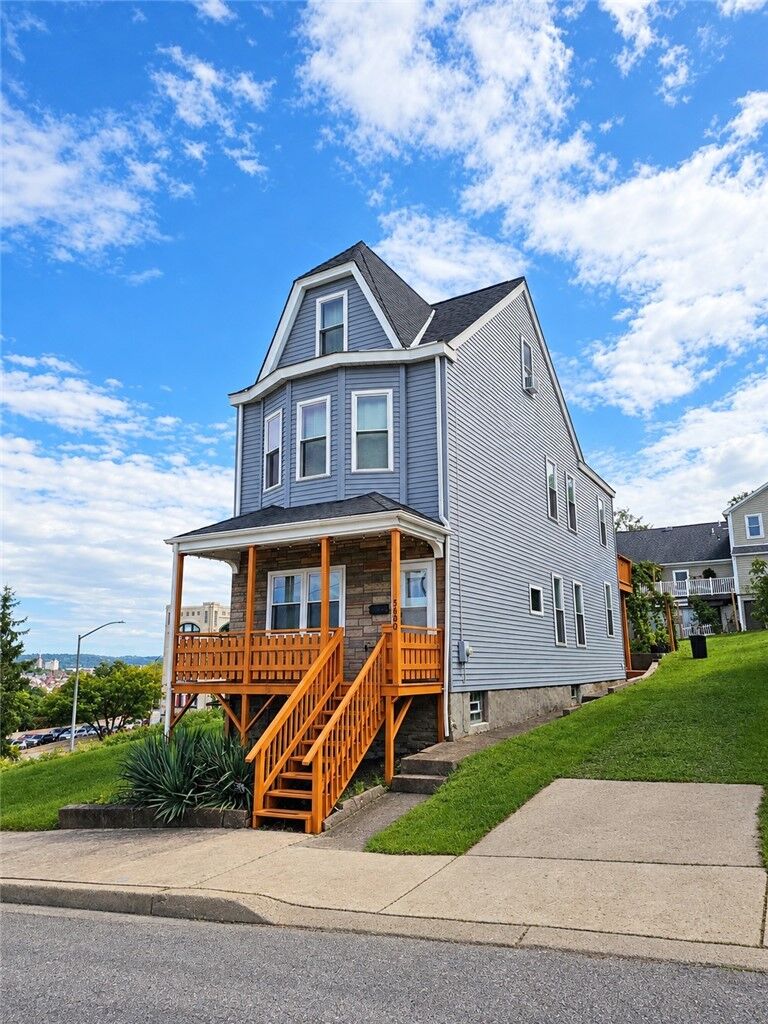 Property Photo:  3630 Ridgway St  PA 15213 