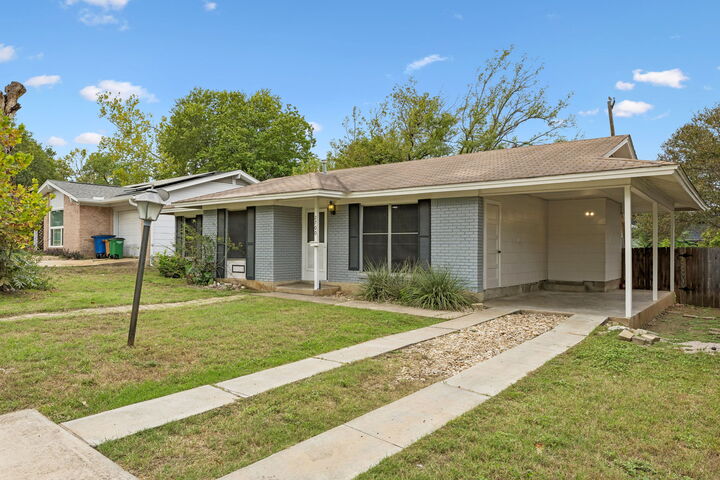 Property Photo:  2700 E East Side Drive  TX 78704 