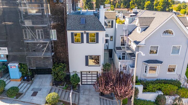 Property Photo:  2551 Baker Street  CA 94123 