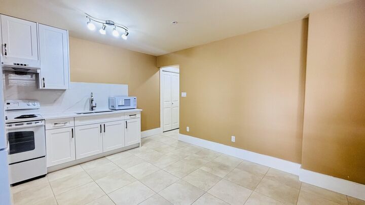 Property Photo:  2139 W 22nd Avenue Basement 1  BC V6L 1L4 