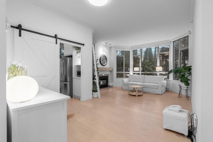 Property Photo:  160 W Keith Road 101  BC V7M 3M2 