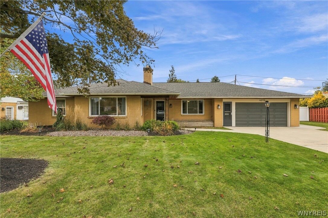 Property Photo:  4212 Susan Drive  NY 14221 