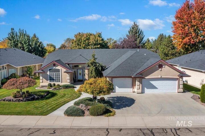 Property Photo:  2449 N Turnberry Way  ID 83646 