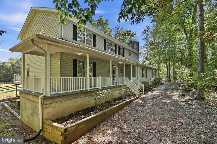 Property Photo: 198 Lakeland Road VA 22556